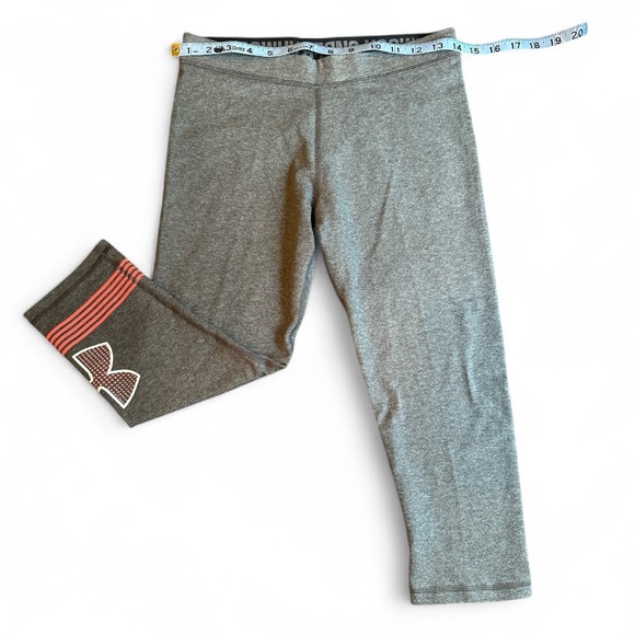 NWT Under Armour Gray Pink White Fitted Capri Running Workout Leggings - Size S - Picture 5 of 9
